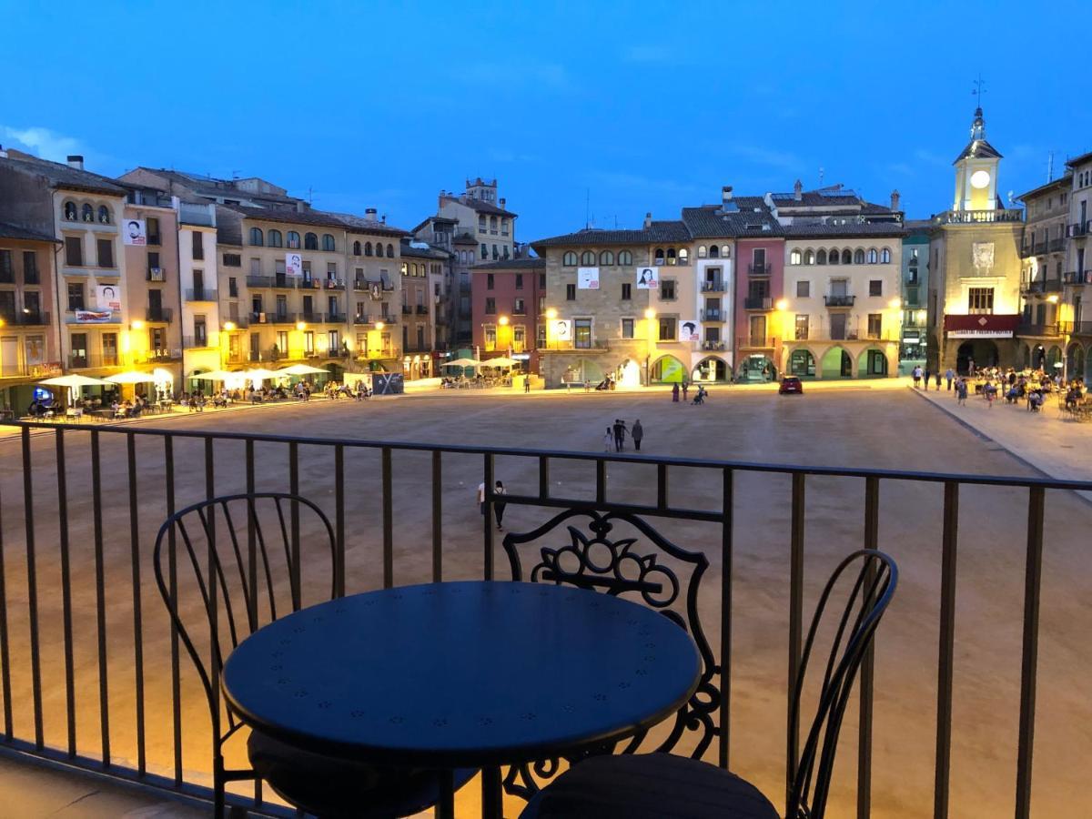 Apartaments Vicus 3 Con Vistas A La Plaza Mayor De Vic Εξωτερικό φωτογραφία