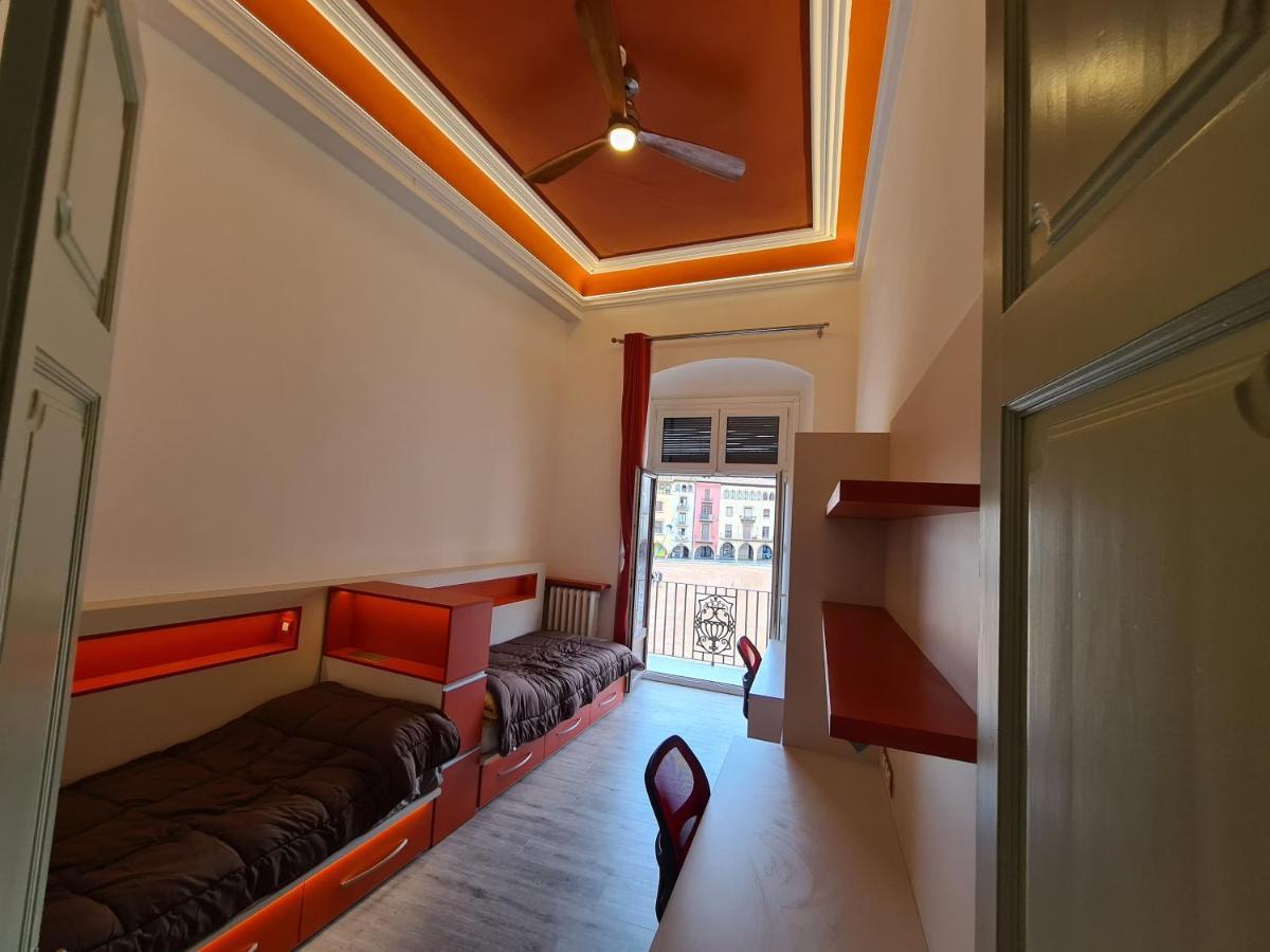 Apartaments Vicus 3 Con Vistas A La Plaza Mayor De Vic Εξωτερικό φωτογραφία